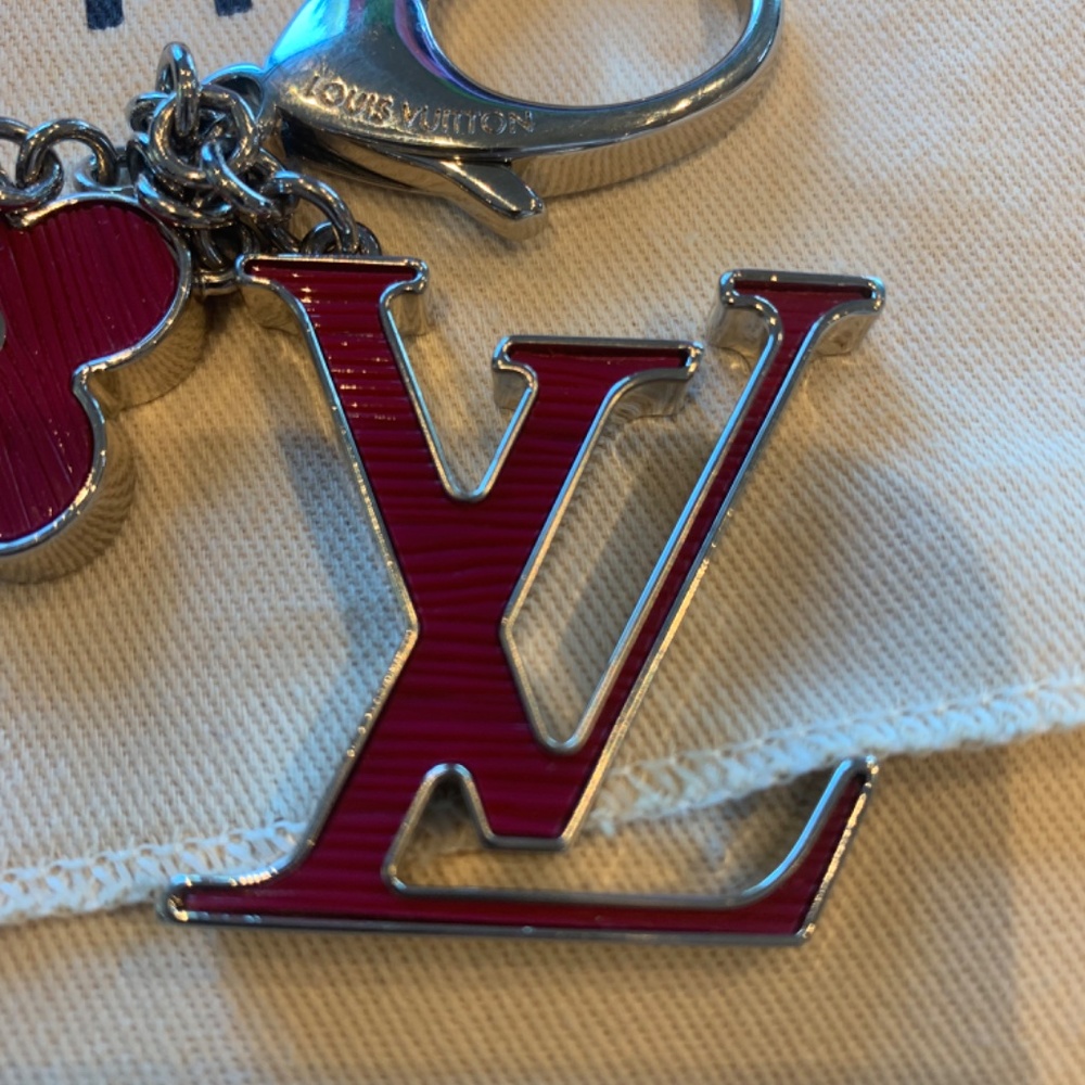 Louis Vuitton Authentic Metal bijoux sac fleur de epi Rubis Key Chain Bag Charm - Picture 15 of 16